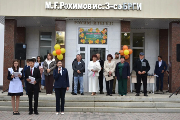 Депутаты Совета приняли участие в торжественных линейках