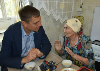 Председатель Совета поздравил Гульсум Зиннуровну с юбилеем